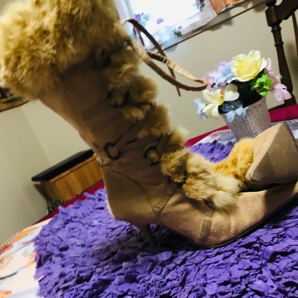 Boots - Picture 3 of 3